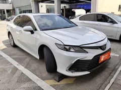 2021 Toyota Camry 2.0G Luxury, белый — фото 2