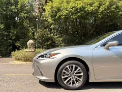 2022 Lexus ES 200 Excellence — фото 11