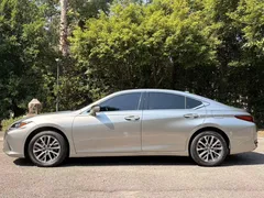 2022 Lexus ES 200 Excellence — фото 12