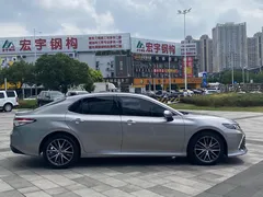 2021 Toyota Camry 2.5G Luxury — фото 5