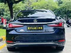 2022 Lexus ES 200 Excellence, синий — фото 3