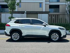 2023 Toyota Corolla Cross 2.0L CVT Pioneer, белый — фото 3