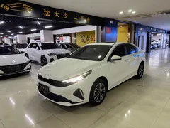2023 Kia Cerato 1.5L IVT Luxury, белый — фото 1