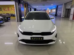 2023 Kia Cerato 1.5L IVT Luxury, белый — фото 2