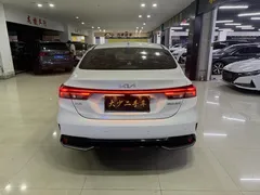 2023 Kia Cerato 1.5L IVT Luxury, белый — фото 14