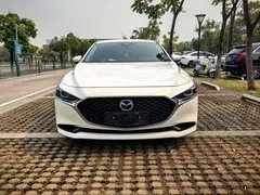 2021 Mazda Mazda3 2.0L AT, белый — фото 2