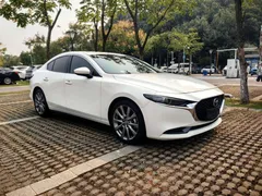 2021 Mazda Mazda3 2.0L AT, белый — фото 3