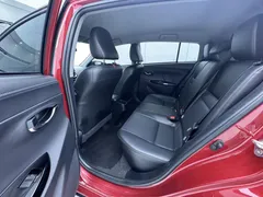 2022 Toyota Yaris L Zhixuan X 1.5L CVT Luxury Plus, красный — фото 11