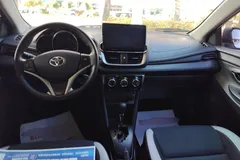 2022 Toyota Yaris L Zhixuan X 1.5L CVT Leading Plus, белый — фото 13