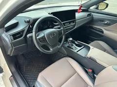 2022 Lexus ES 200 Excellence, белый — фото 9