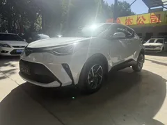 2022 Toyota C-HR 2.0L Leading, белый — фото 1