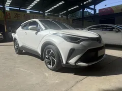 2022 Toyota C-HR 2.0L Leading, белый — фото 3