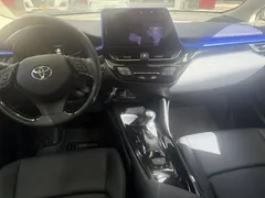 2022 Toyota C-HR 2.0L Leading, белый — фото 6