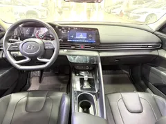 2022 Hyundai Elantra 1.5L CVT LUX Premium, белый — фото 6