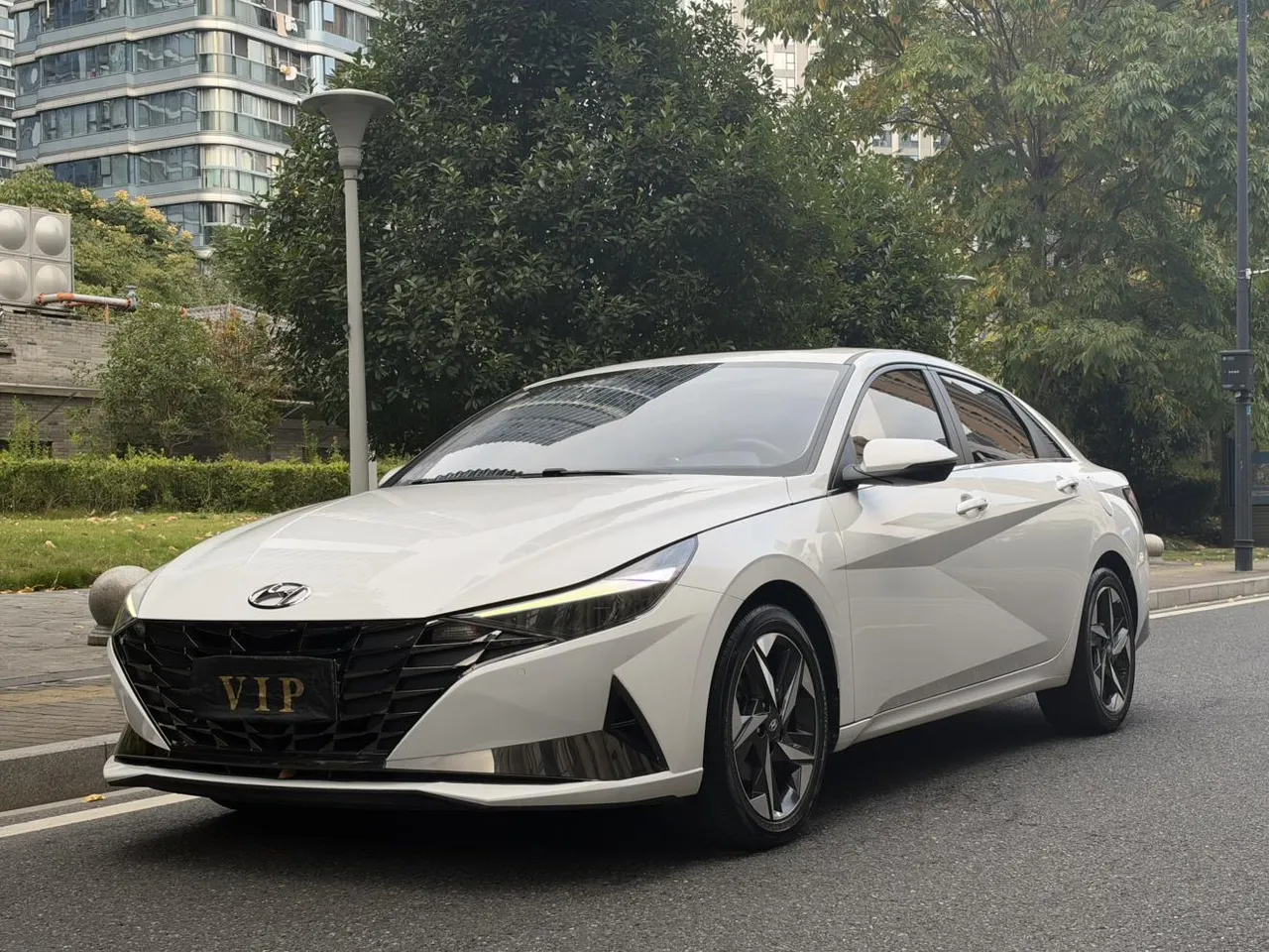 2022 Hyundai Elantra 1.5L CVT LUX Premium