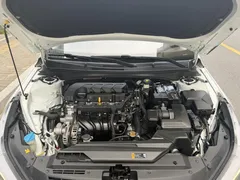 2022 Hyundai Elantra 1.5L CVT LUX Premium, белый — фото 13