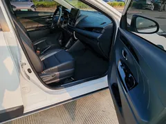 2022 Toyota Yaris L Zhixuan 1.5L CVT Luxury Plus, белый — фото 8