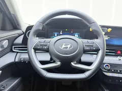 2023 Hyundai Elantra 1.5L CVT TOP Flagship — фото 8