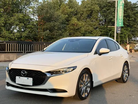 2022 Mazda Mazda3 2.0L AT