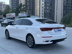 2021 Kia Cerato 1.5L CVT Fashion, белый — фото 4