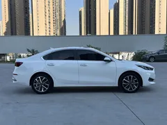 2021 Kia Cerato 1.5L CVT Fashion, белый — фото 8