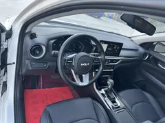 2021 Kia Cerato 1.5L CVT Fashion, белый — фото 10