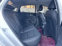 2021 Kia Cerato 1.5L CVT Fashion, белый — фото 19