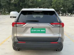 2022 Toyota RAV4 2.0L CVT 2WD Urban — фото 5