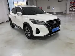 2023 Nissan Kicks 1.5L Luxury, белый — фото 3