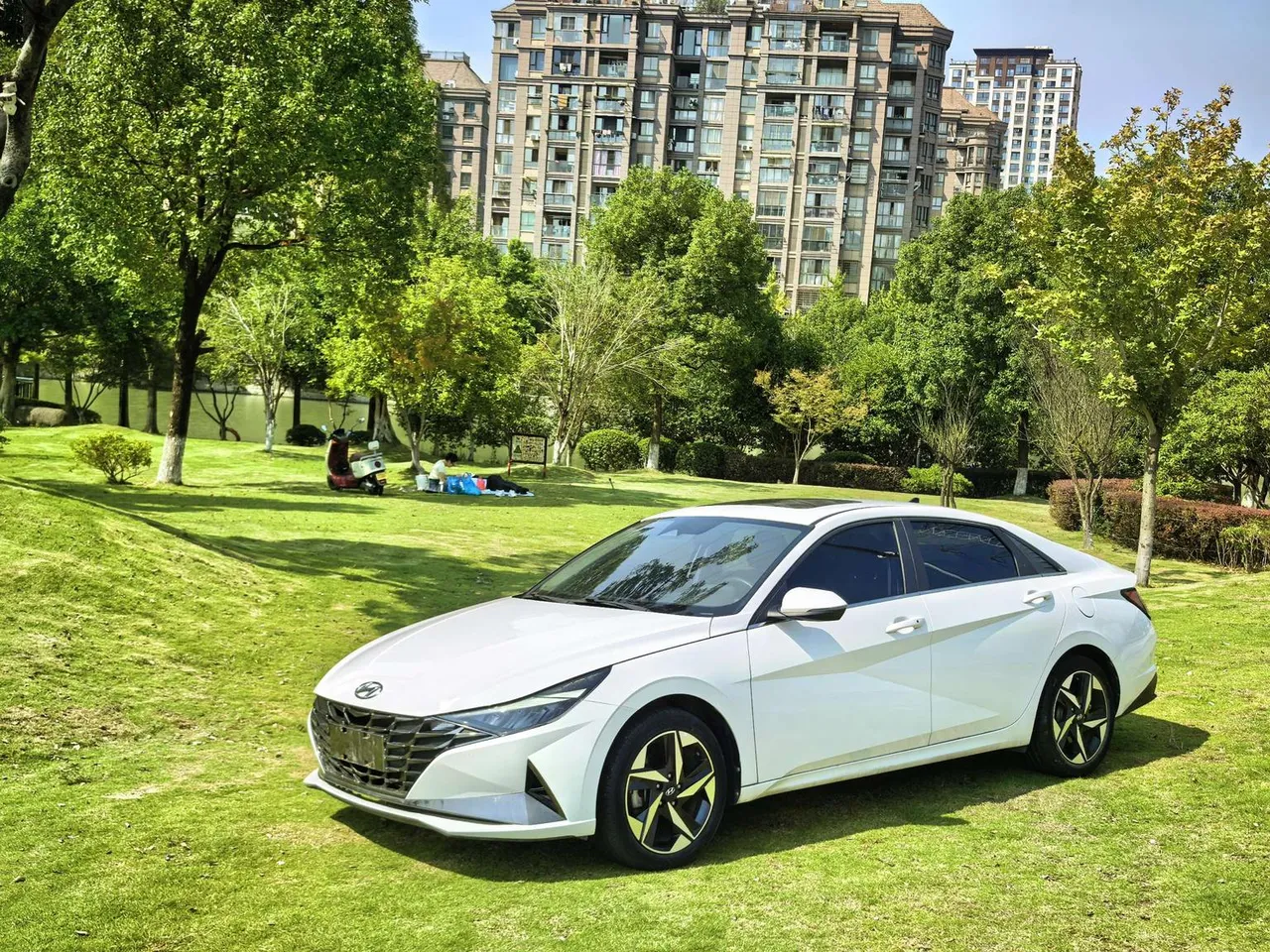 2021 Hyundai Elantra 1.5L CVT LUX Premium