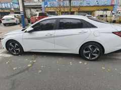 2022 Hyundai Elantra 1.5L CVT LUX Premium, белый — фото 8