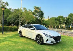 2021 Hyundai Elantra 1.5L CVT LUX Premium, белый — фото 3