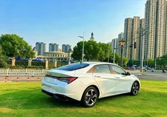 2021 Hyundai Elantra 1.5L CVT LUX Premium, белый — фото 6
