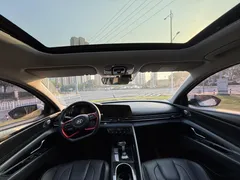2021 Hyundai Elantra 1.5L CVT LUX Premium, белый — фото 11