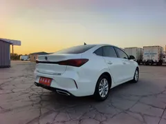 2021 Changan Eado PLUS 1.6L GDI MT Elite, белый — фото 5