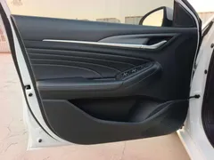 2021 Changan Eado PLUS 1.6L GDI MT Elite, белый — фото 18