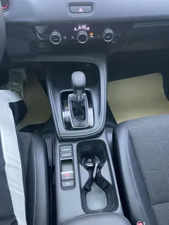 2023 Honda Vezel 1.5L CVT Tech, белый — фото 20