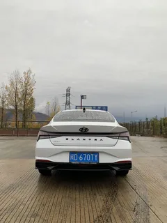 2021 Hyundai Elantra 1.5L CVT LUX Premium, белый — фото 5