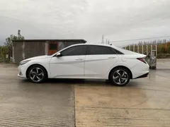 2021 Hyundai Elantra 1.5L CVT LUX Premium, белый — фото 7
