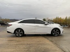 2021 Hyundai Elantra 1.5L CVT LUX Premium, белый — фото 8