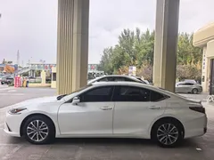 2021 Lexus ES 200 Excellence, белый — фото 5