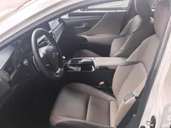 2021 Lexus ES 200 Excellence, белый — фото 7