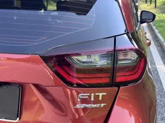 2021 Honda Fit 1.5L CVT, красный — фото 16