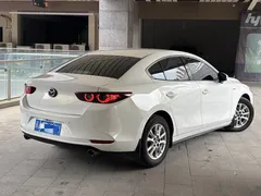 2021 Mazda Mazda3 2.0L AT, белый — фото 4