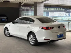 2021 Mazda Mazda3 2.0L AT, белый — фото 6