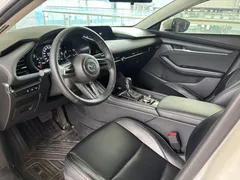 2021 Mazda Mazda3 2.0L AT, белый — фото 7