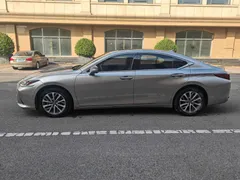 2022 Lexus ES 200 Excellence — фото 4