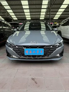 2022 Hyundai Elantra 1.5L CVT LUX Premium — фото 2