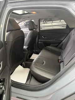 2022 Hyundai Elantra 1.5L CVT LUX Premium — фото 7