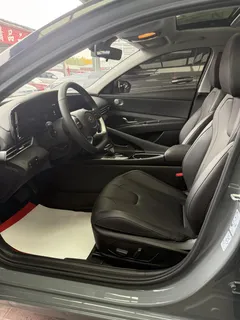 2022 Hyundai Elantra 1.5L CVT LUX Premium — фото 11